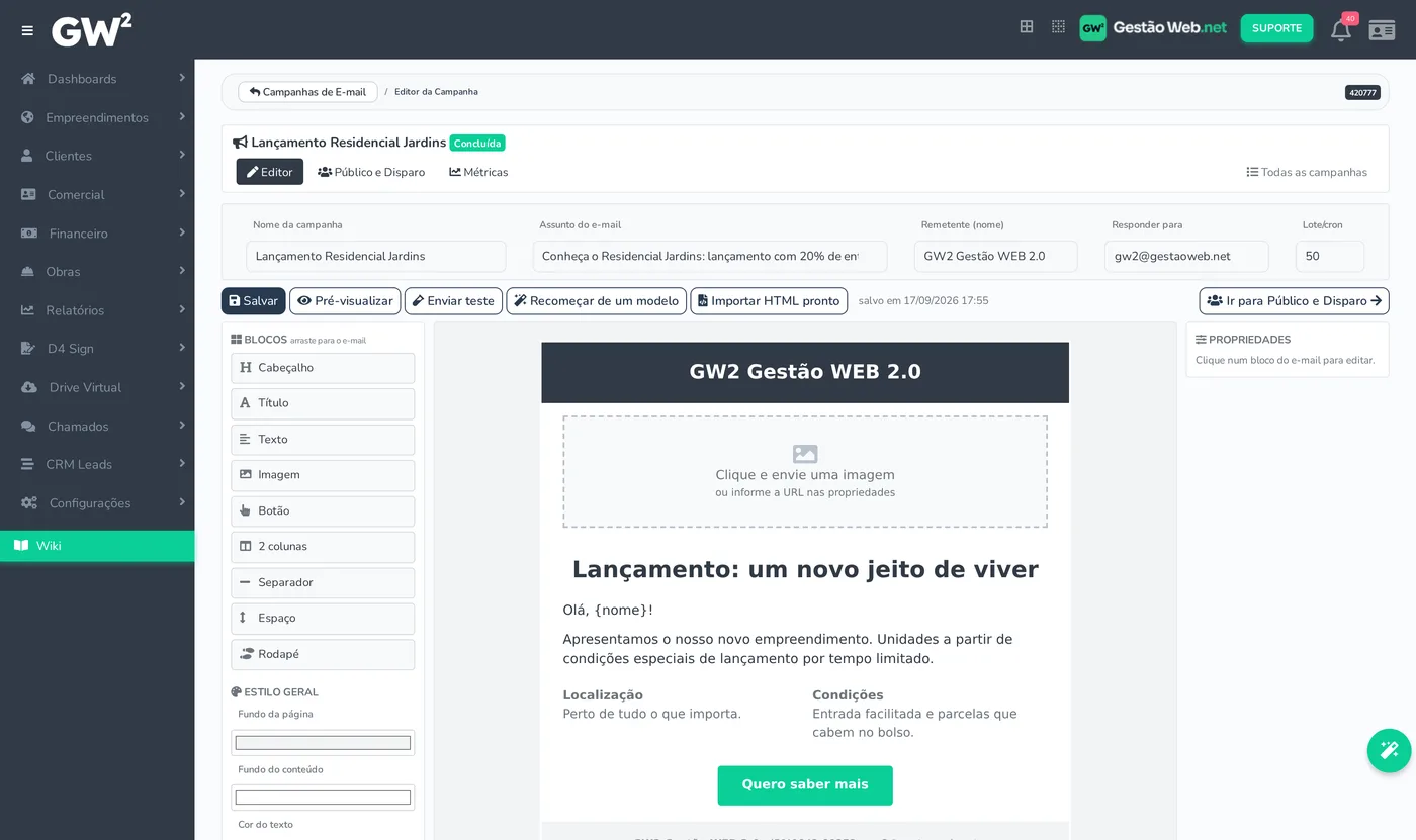 Editor de arrastar e soltar do e-mail marketing no Gestão WEB, com a paleta de blocos à esquerda e o e-mail sendo montado ao centro